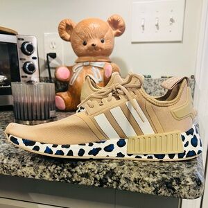 Adidas NMD R1 Leopard print sneaker, trainer, running shoe